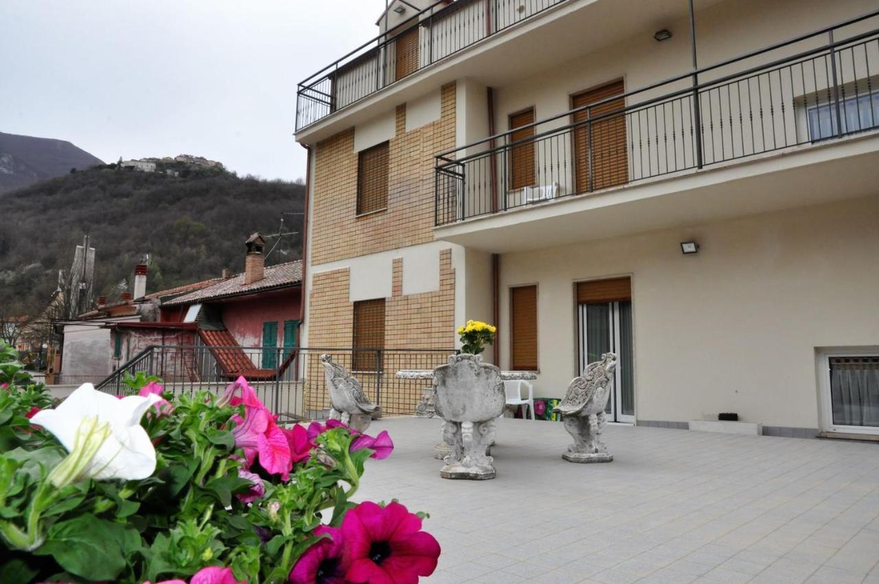 Albergo Rio Canistro Luaran gambar